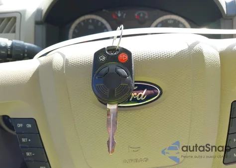 2011 Ford Escape Xlt z USA, uszkodzony, nr VIN 1FMCU9D73BKB61037